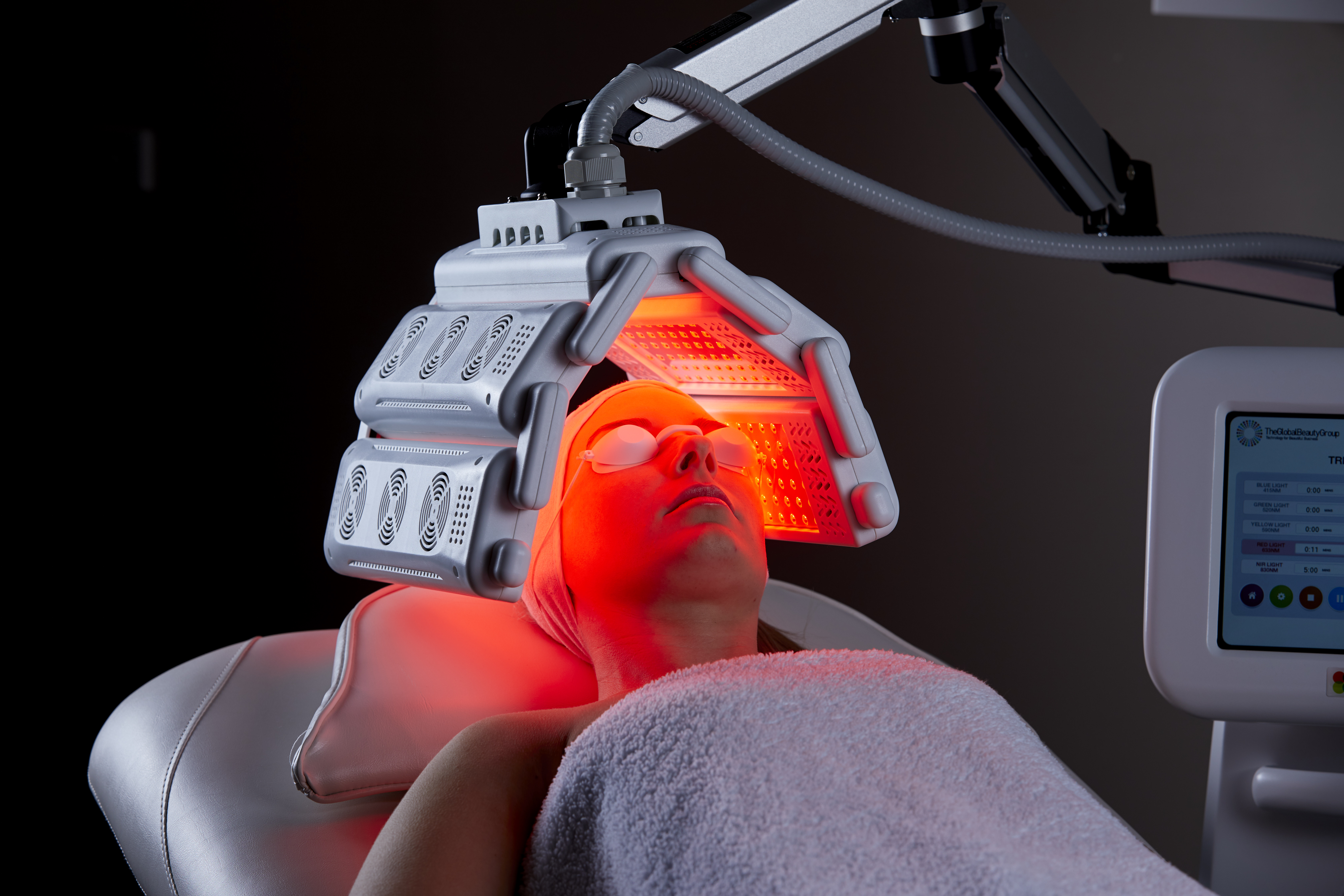 MediLUX LED light therapy at Rejuvia, Stratford Cairns